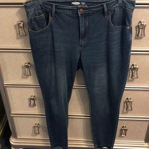 Old Navy 24/7 Rockstar Super Skinny Jegging